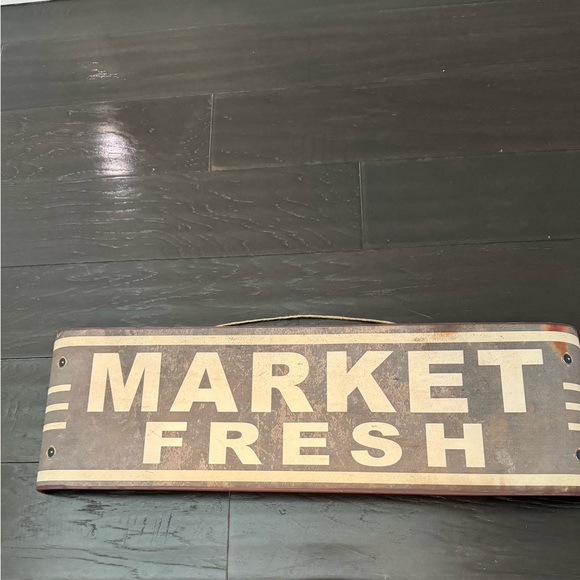 Market Fresh Sign - Picture 1 of 2